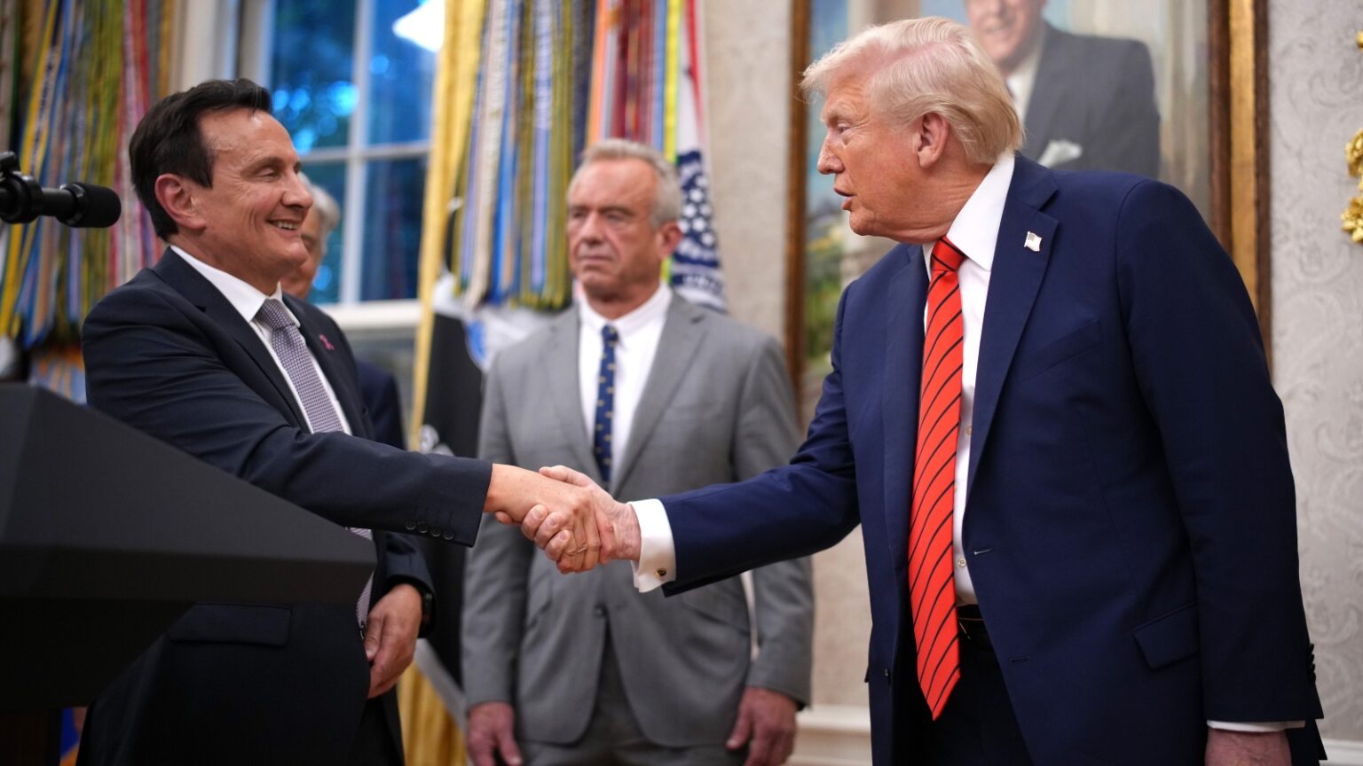 Trump Unveils Major Drug Pricing Deal to Cut Prescription Costs